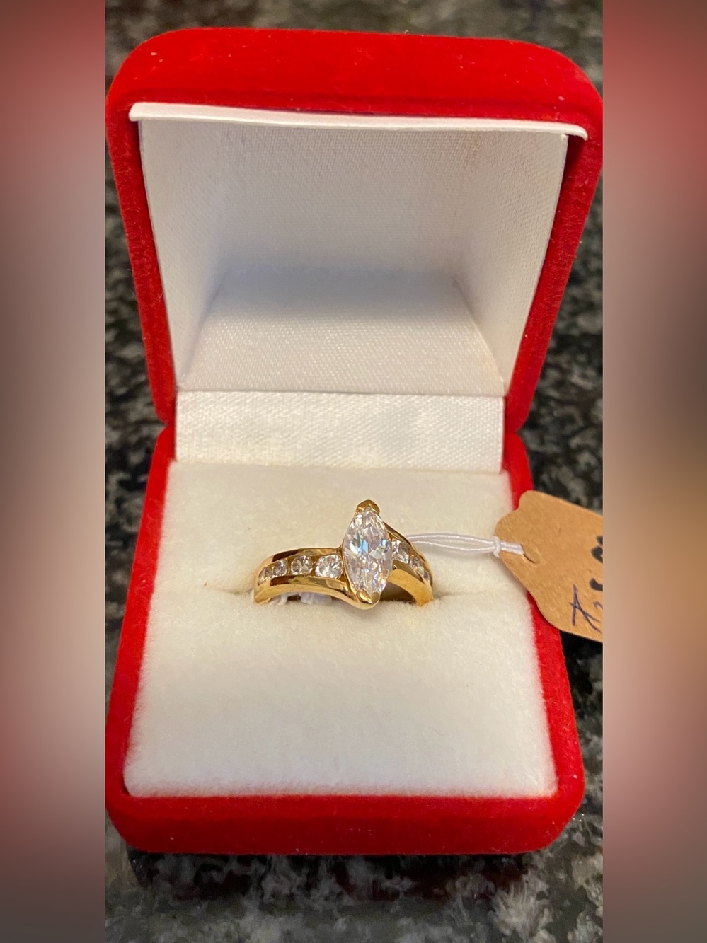 Vintage Avon Gold Marquise Cubic Zirconia ring - Size 5
